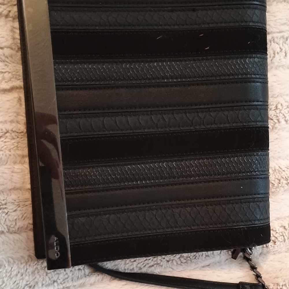 Aldo Black Crossbody Bag with Sleek Design